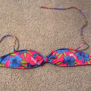 Flowery Hollister optional strapless top